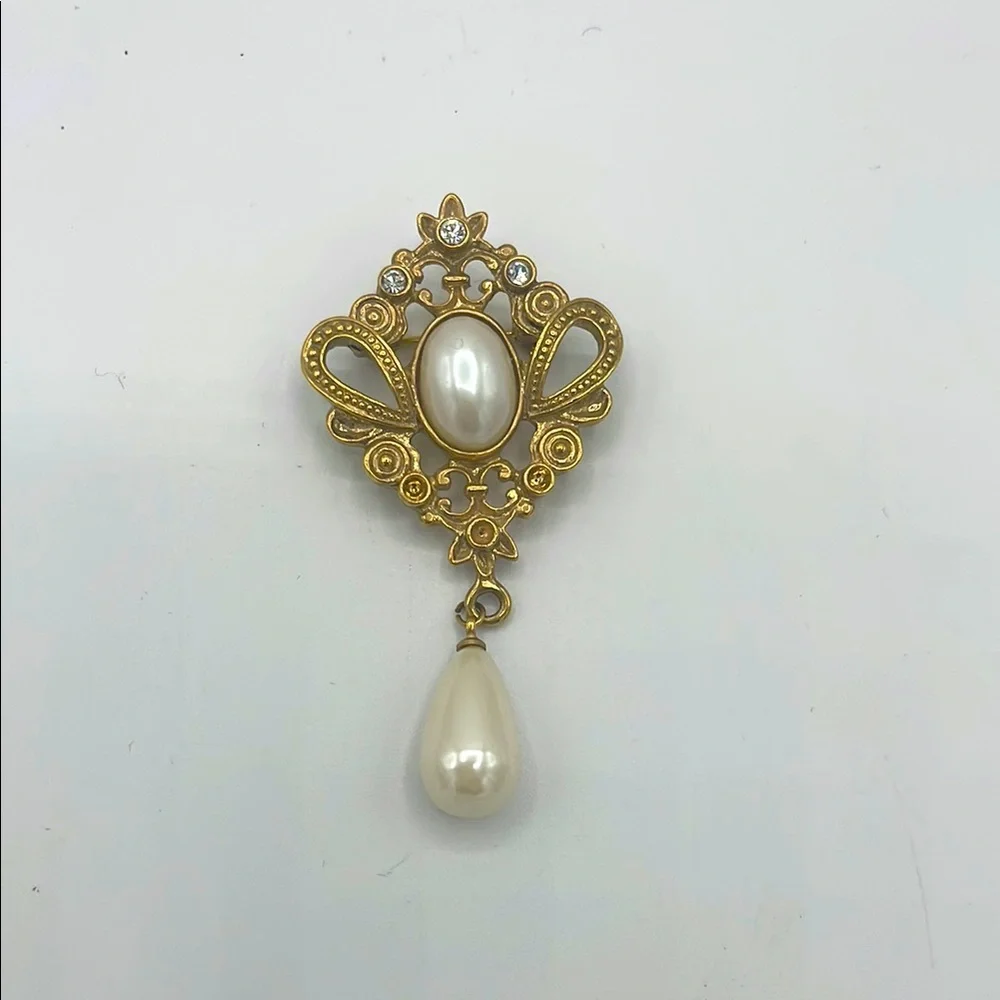 Victorian Style Gold and Cream Filigree Brooch with Pearl Accents - Picture 1 of 5